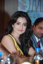 Ameesha Patel at the launch of Jaipur Premier League Season 2 in Mumbai on 6th June 2013 (4).jpg